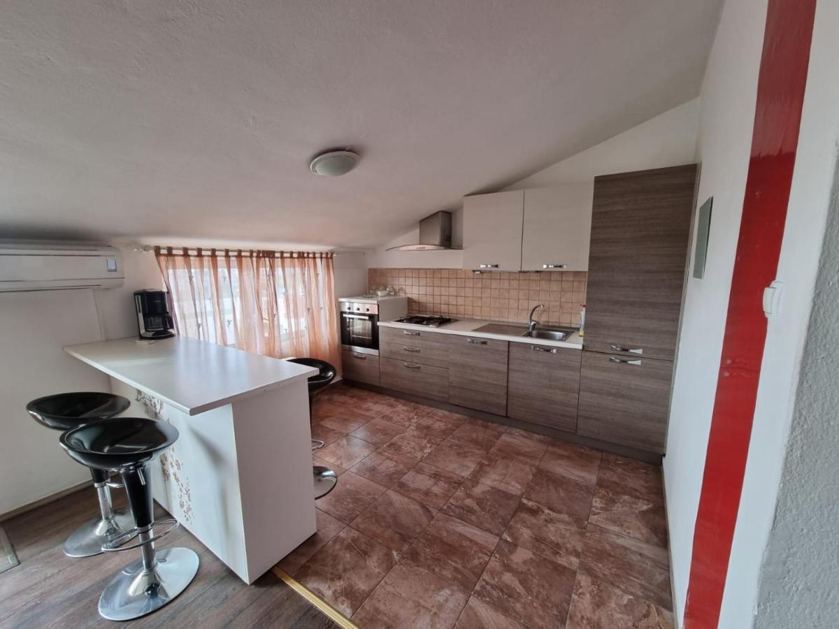 Apartments Nada Krk Town Extérieur photo