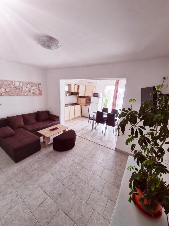 Apartments Nada Krk Town Extérieur photo