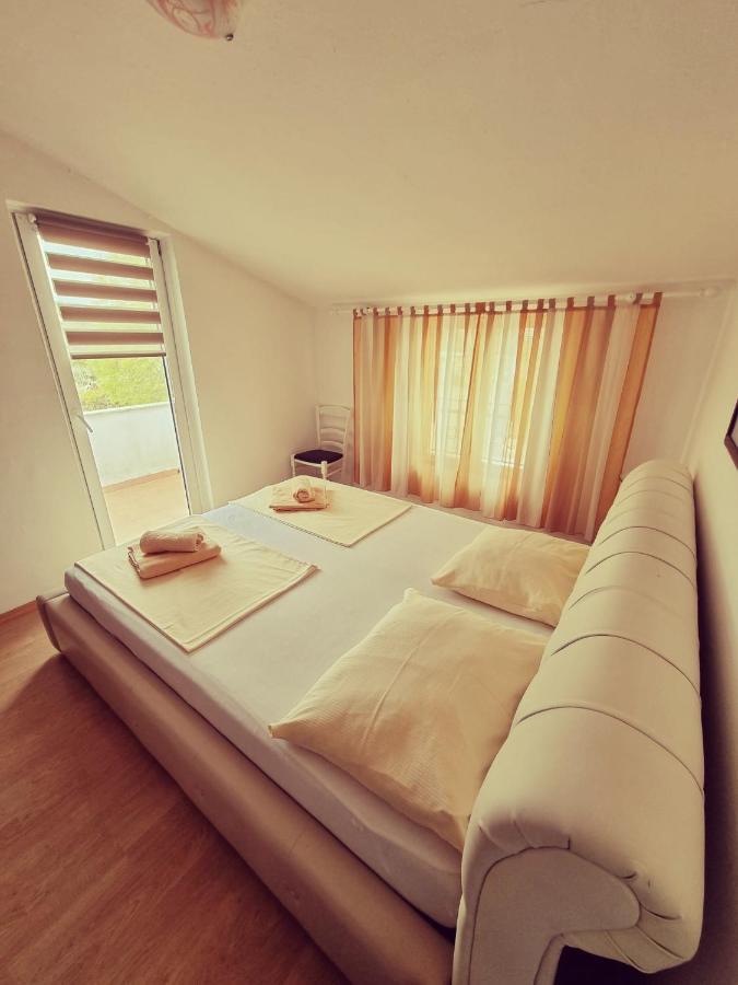 Apartments Nada Krk Town Extérieur photo
