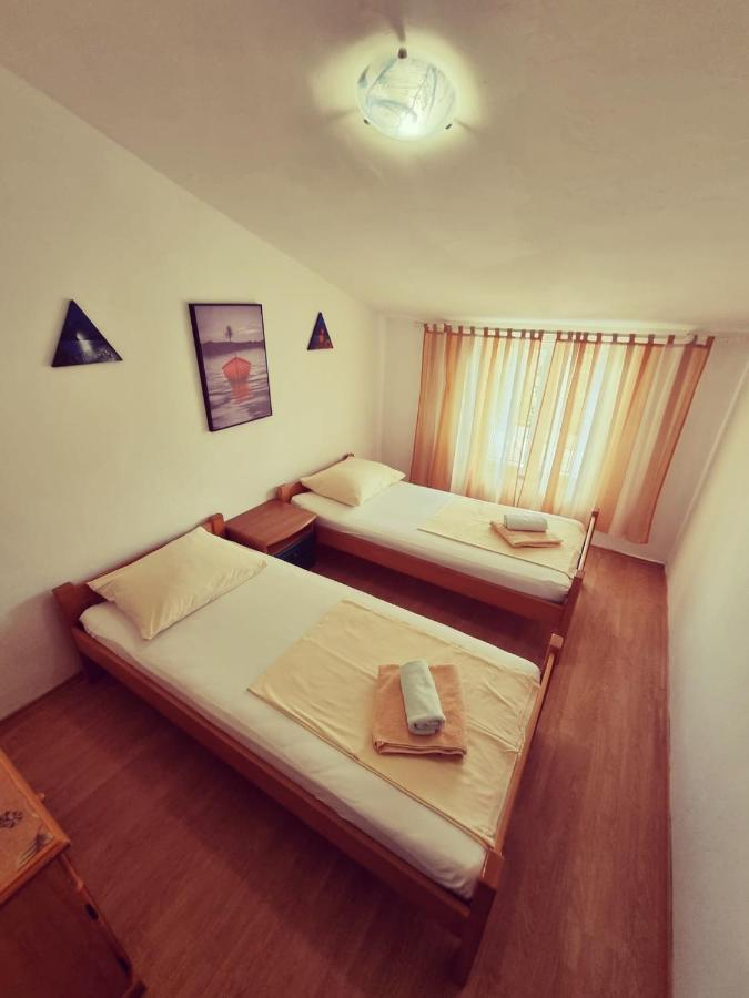 Apartments Nada Krk Town Extérieur photo